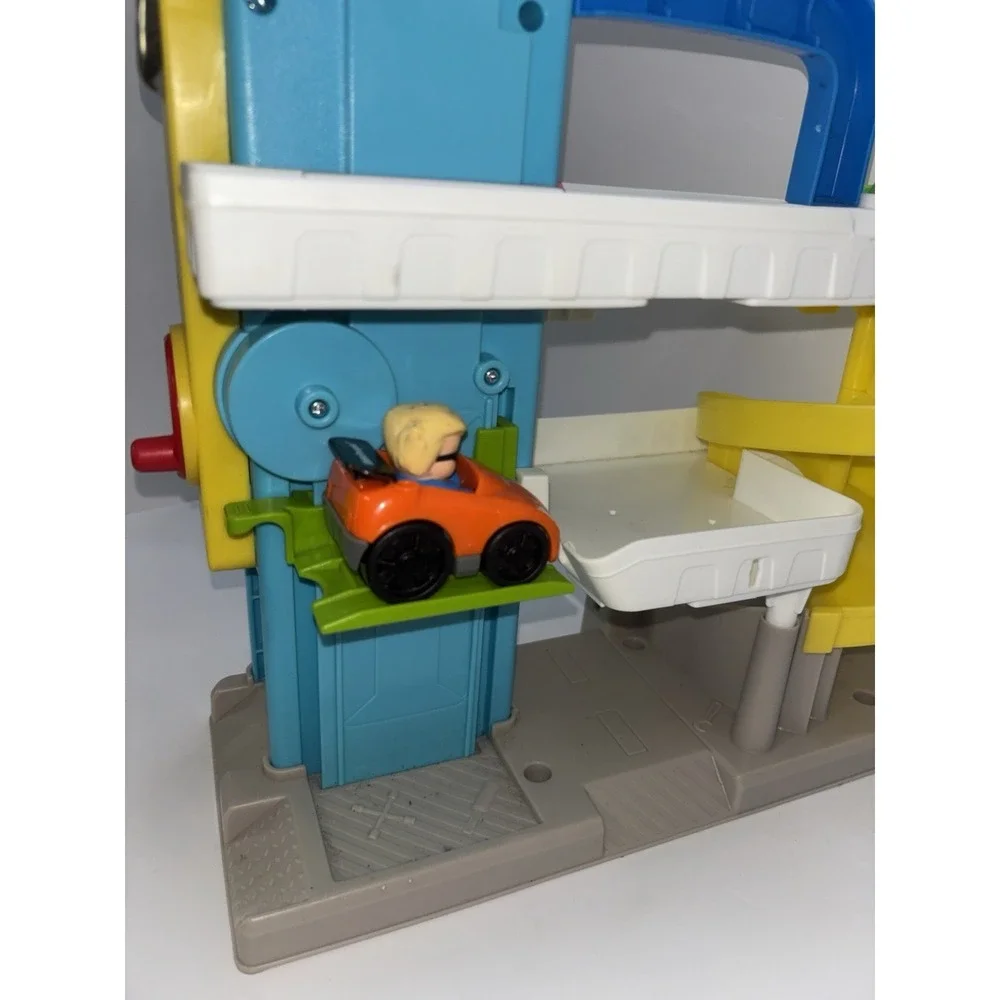 Fisher-Price Little People the Helpful Neighbor's Garage‎ w/ Two Cars Lift Bell